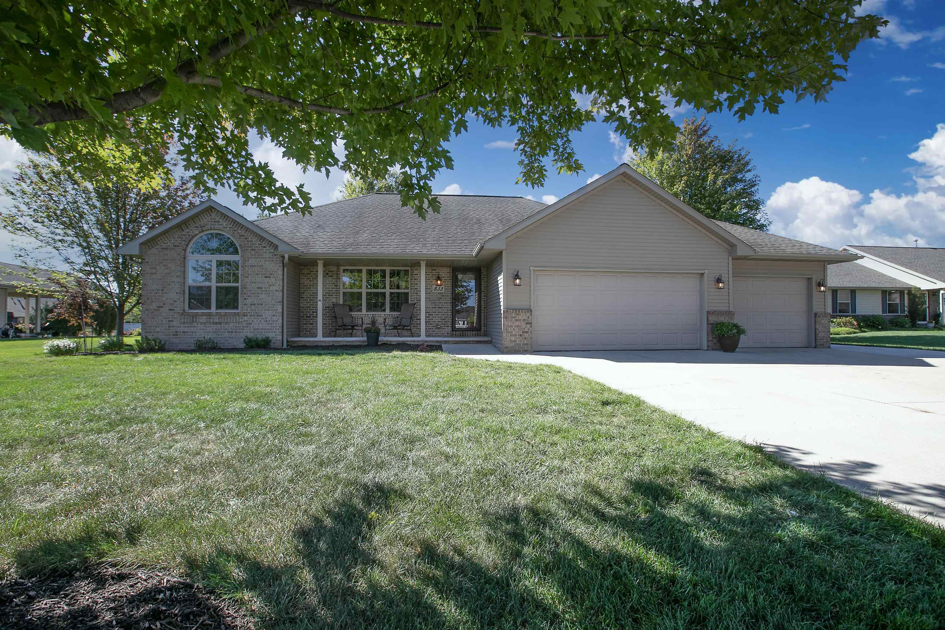 Property Photo: 833 Mystic Court WI 54115-7658