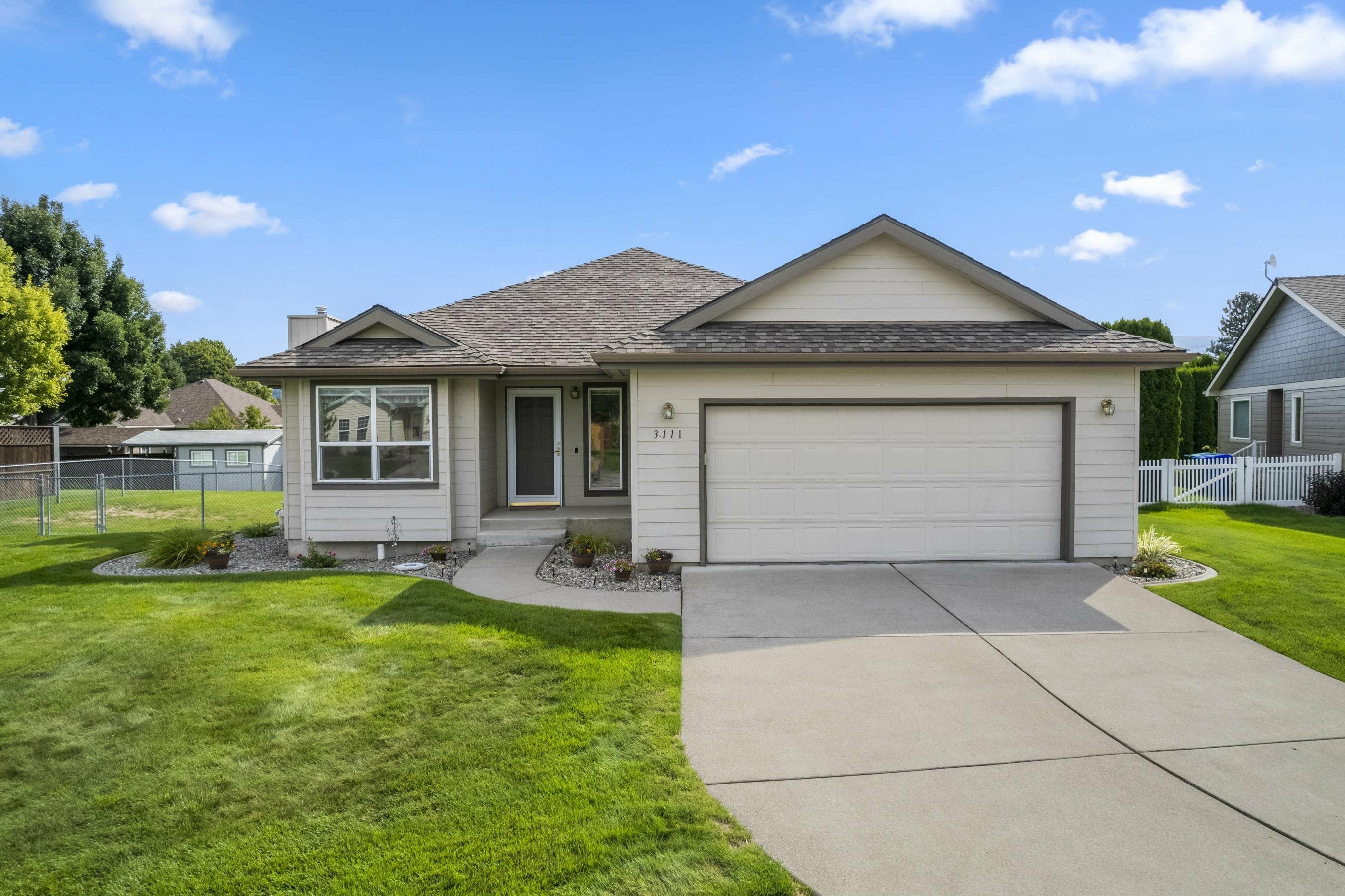 Property Photo: 3111 S Early Dawn Ct WA 99037