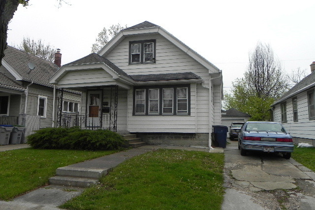 Property Photo:  4850 N 39th St  WI 53209 