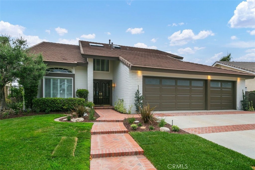 Property Photo:  1018 S Aspenwood Circle  CA 92807 