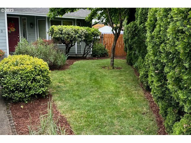 Property Photo: 4640 SE Meadowcrest Ct OR 97222