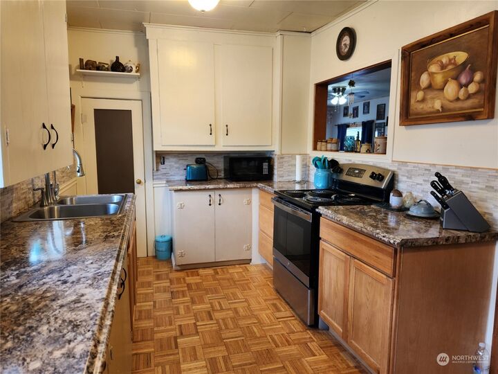 Property Photo:  653 637 S Kean  WA 99166 