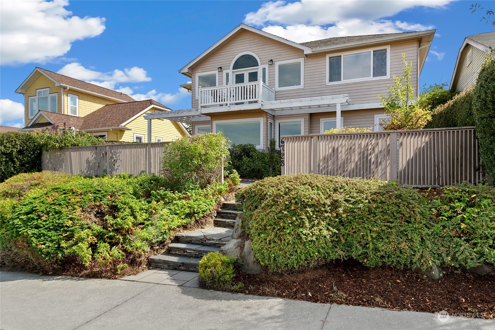 Property Photo: 6728 40th Avenue SW WA 98136