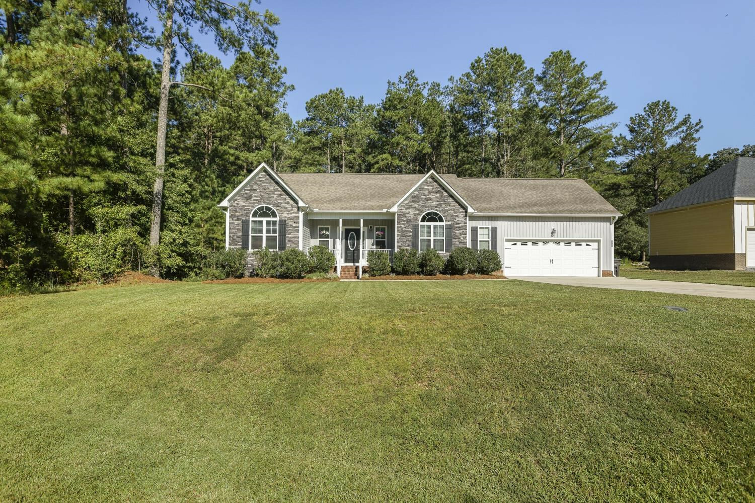 Property Photo:  808 Cross Link Drive  NC 27501 