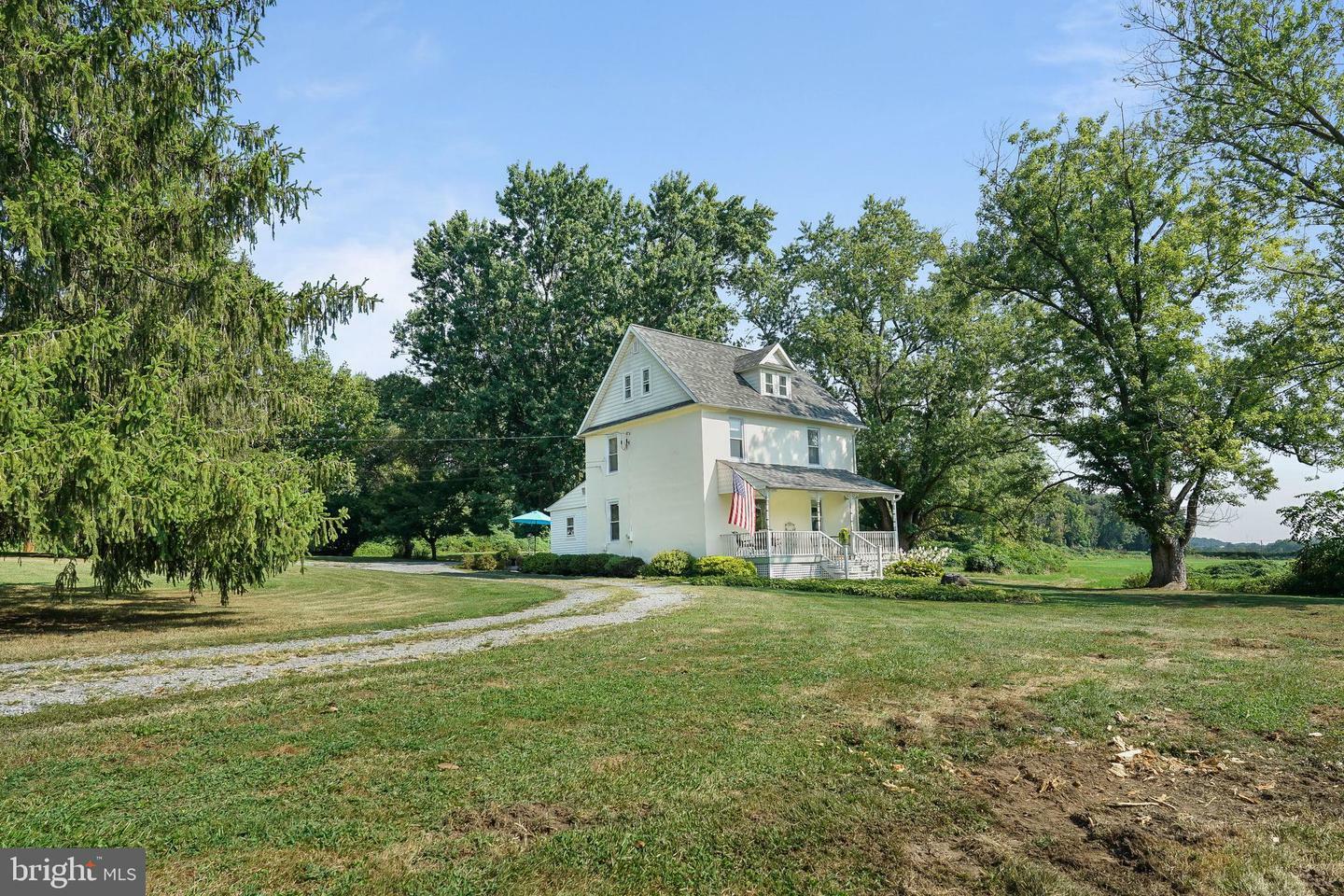 Property Photo:  115 Chatham Road  PA 19390 