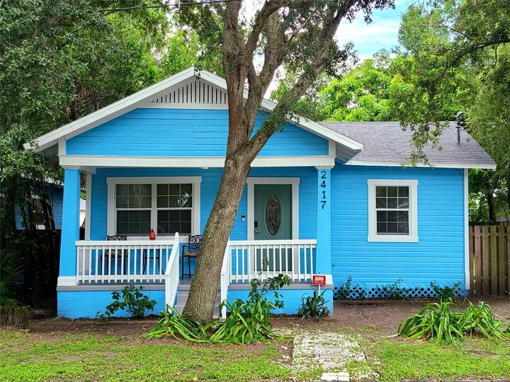 Property Photo:  2417 Mallory Avenue  FL 33605 