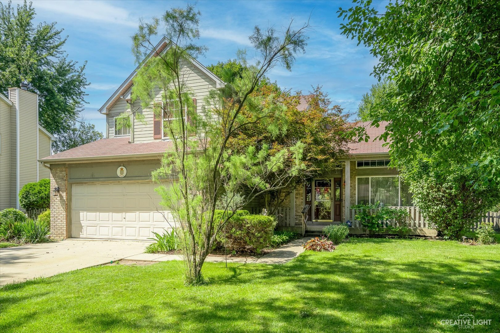 Property Photo:  122 Arbor Avenue  IL 60554 