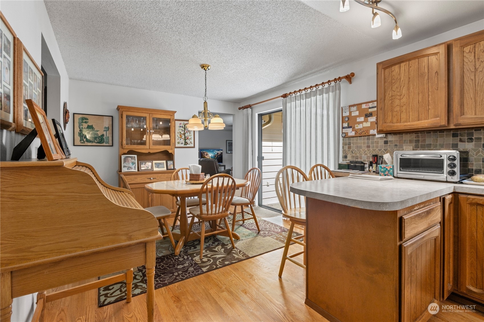 Property Photo: 16742 NE 100th Street WA 98052