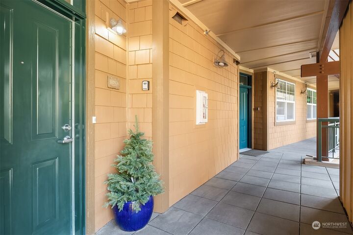 Property Photo:  1000 Cabin Creek Lane SW D-203  WA 98027 