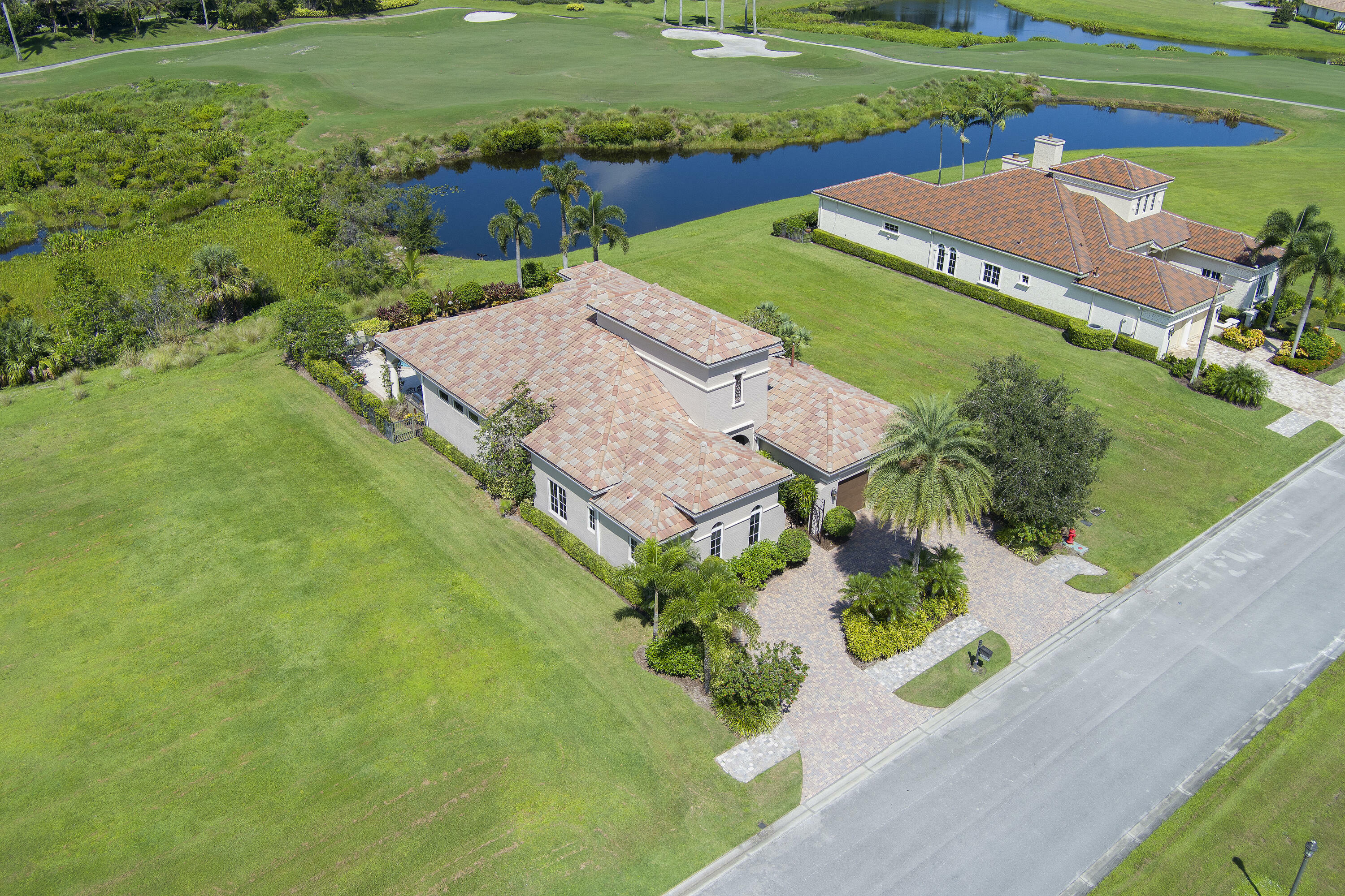 Property Photo: 138 SE Via San Marino FL 34984