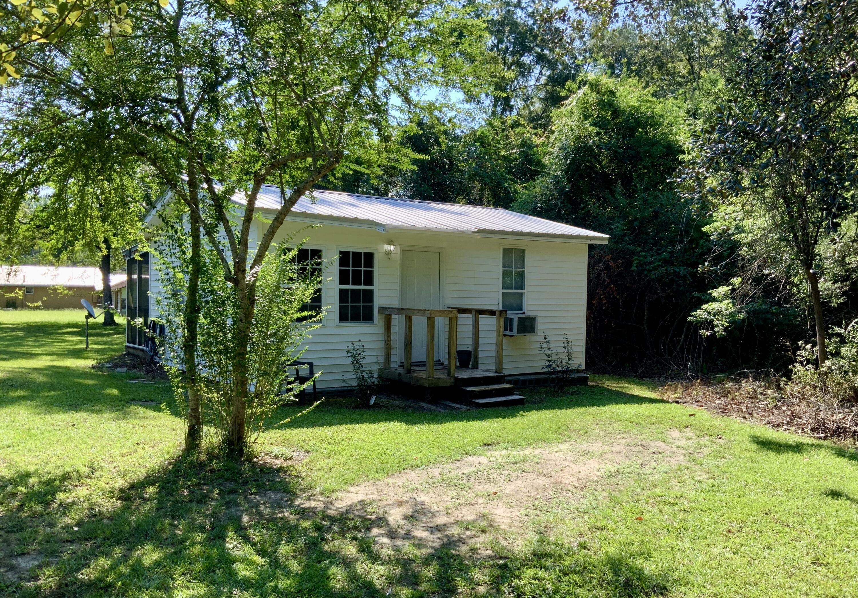 Property Photo:  100 Washington Street Street  FL 32435 