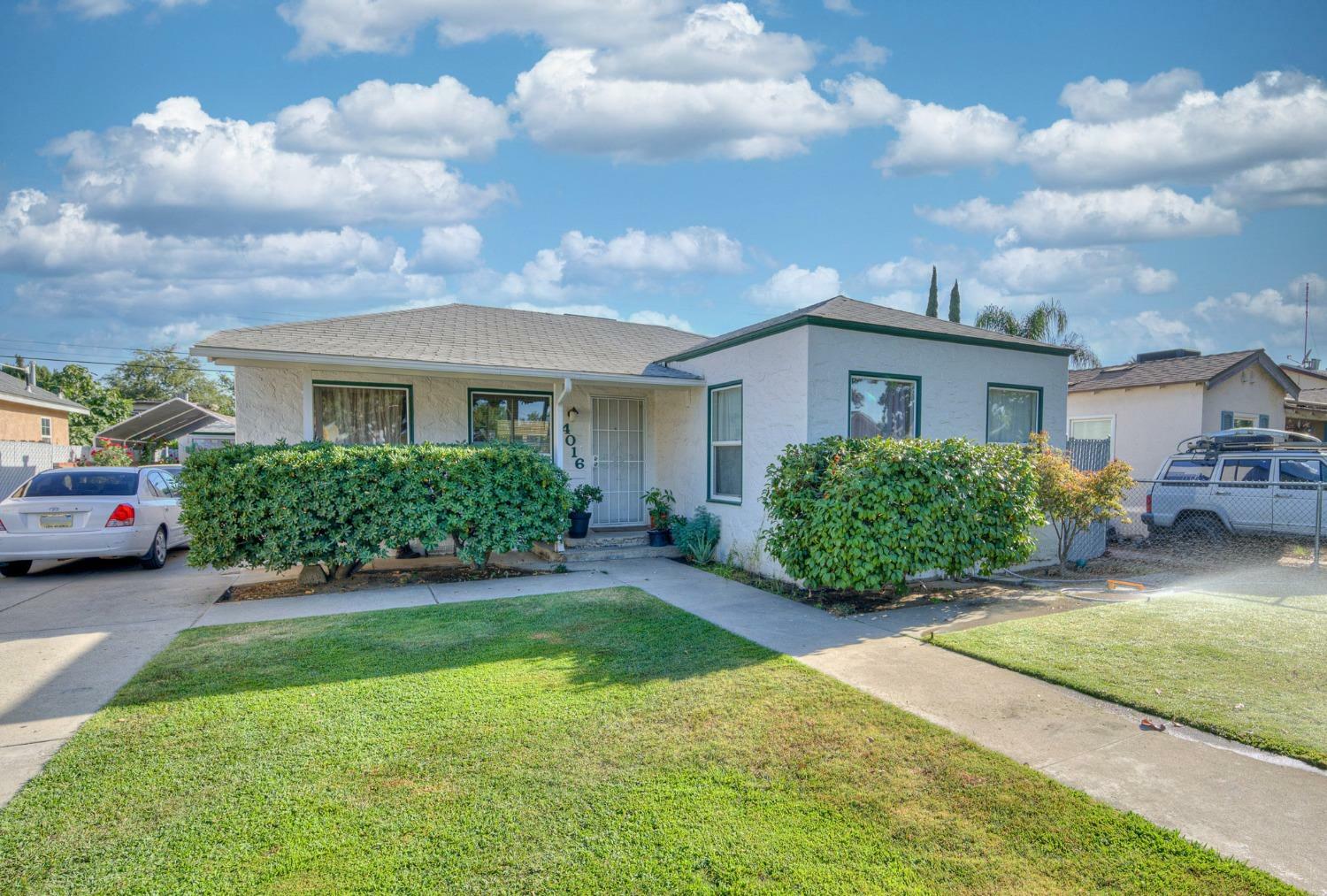 Property Photo:  4016 E Illinois Avenue  CA 93702 