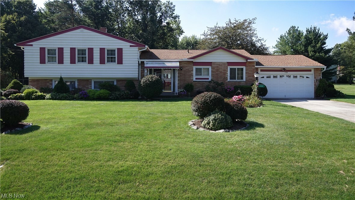 Property Photo: 199 N Oakmont Drive OH 44067