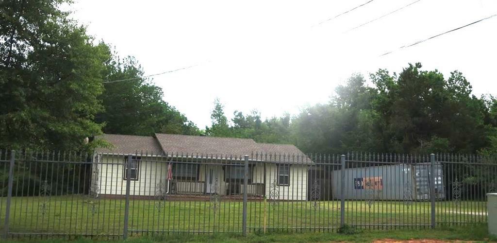 Property Photo: 8208 N Kelley Avenue OK 73131