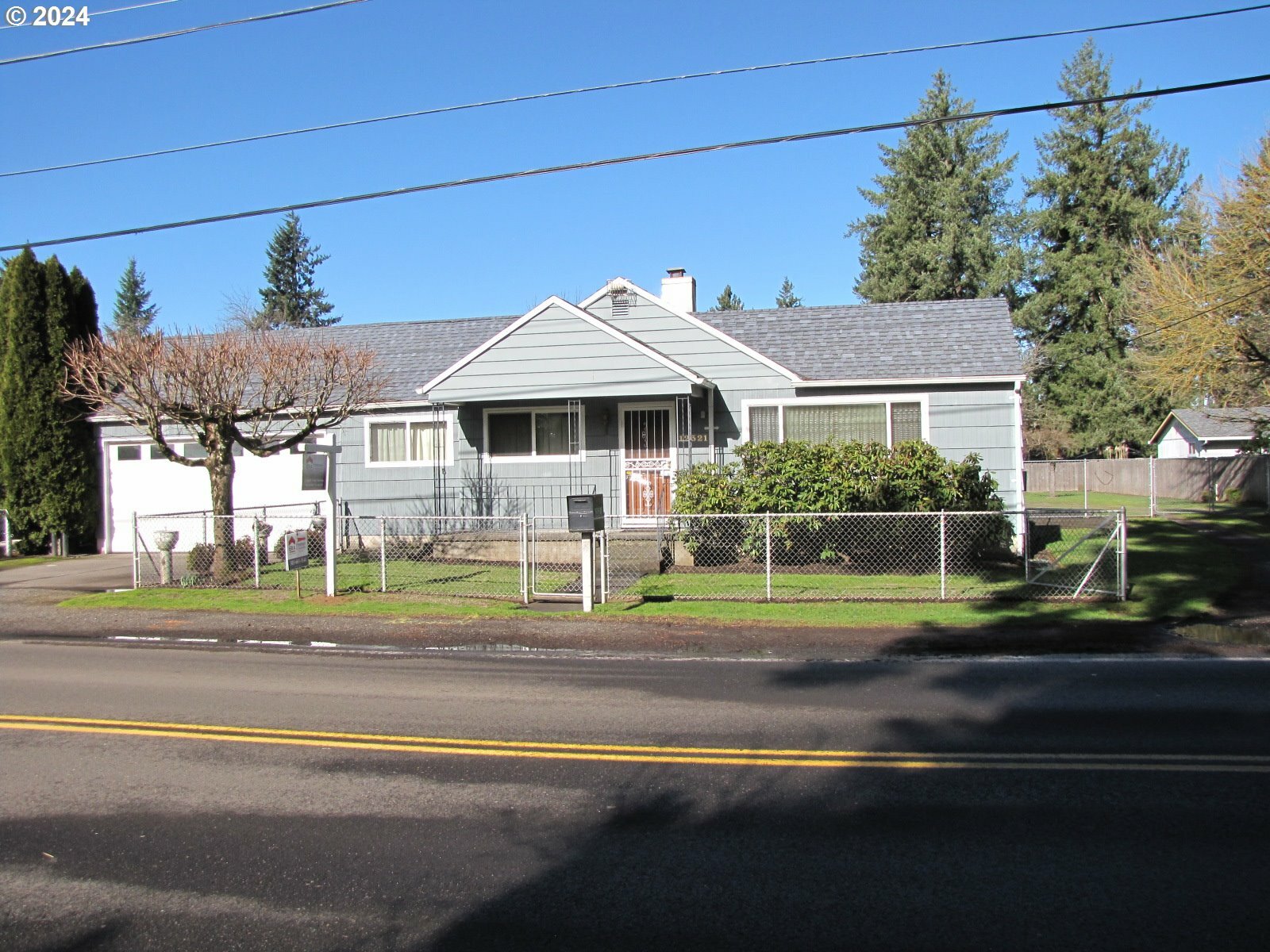 12321 SE Harold St  Portland OR 97236 photo