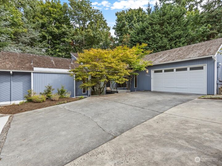 Property Photo: 15455 SE 47th Place WA 98006