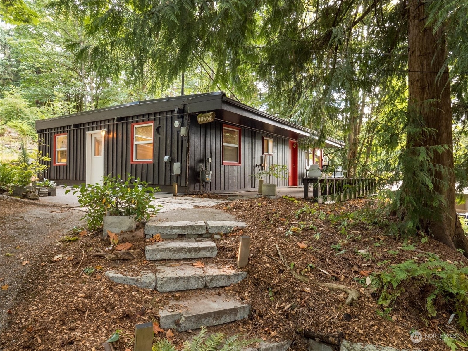 Property Photo:  18430 47th Place NE  WA 98155 