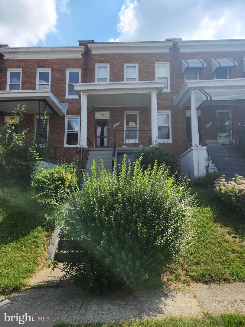 Property Photo: 905 N Rosedale Street MD 21216