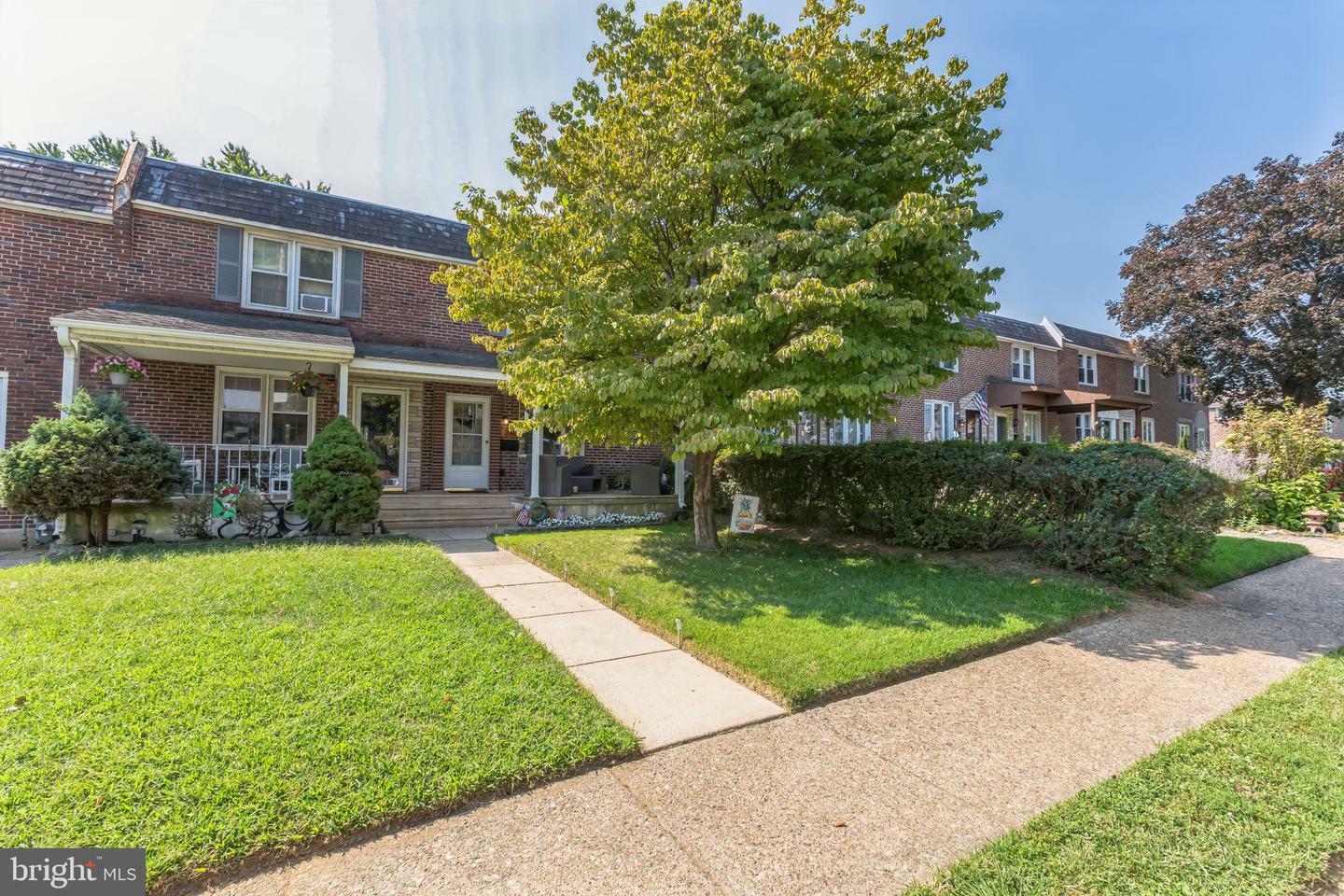 Property Photo: 241 Park Drive PA 19036