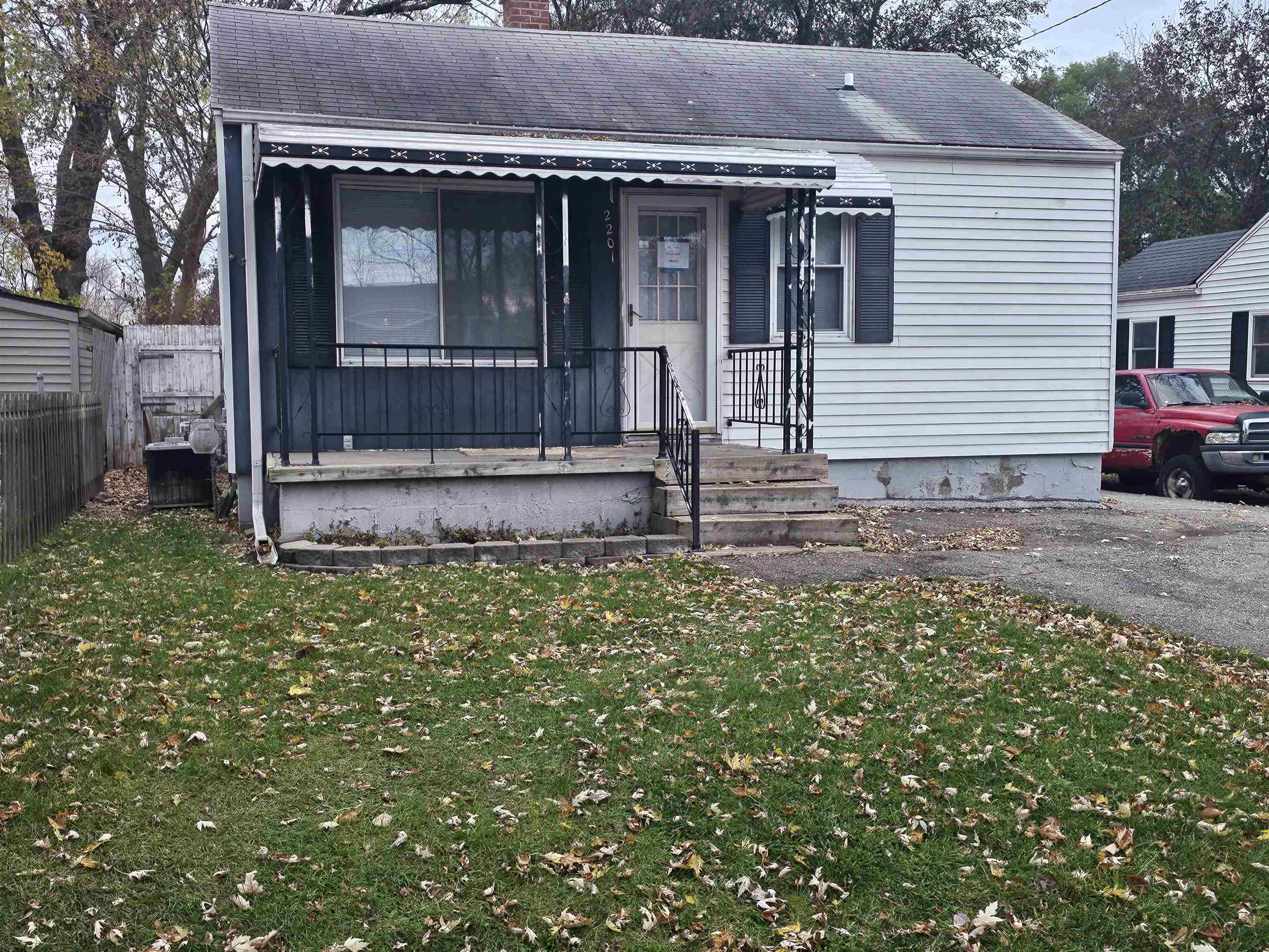 Property Photo:  2201 E Schumacher  MI 48529 