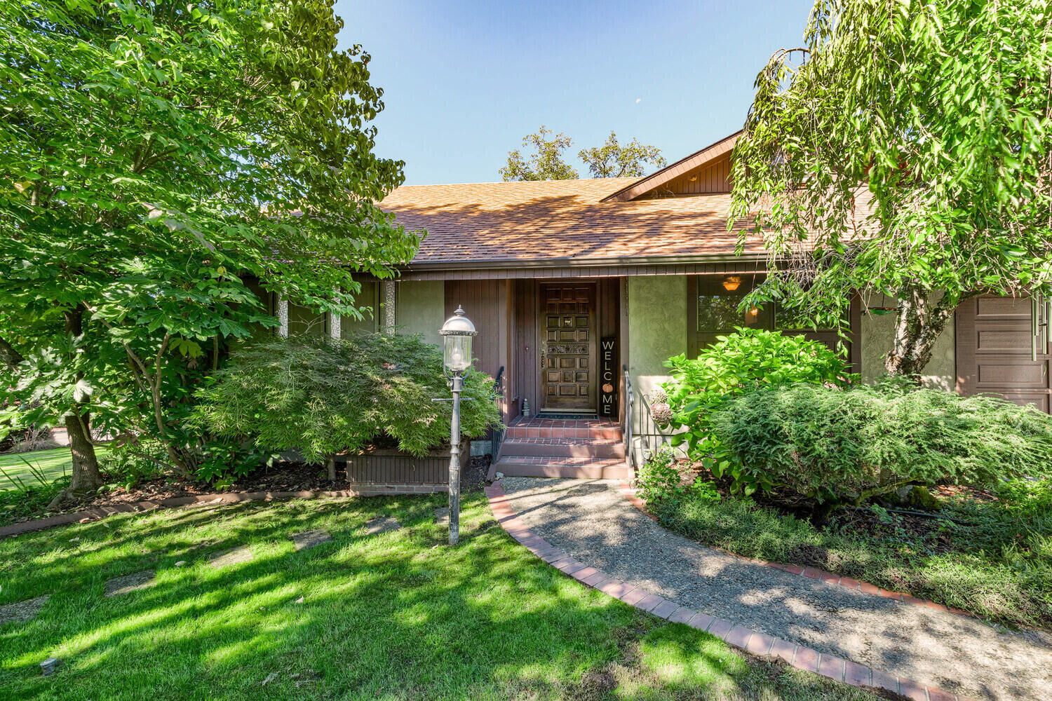 Property Photo:  1316 SE Rogue Drive  OR 97526 