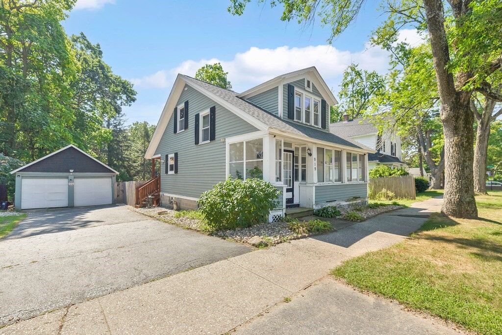 Property Photo: 919 Wilbraham Rd MA 01109