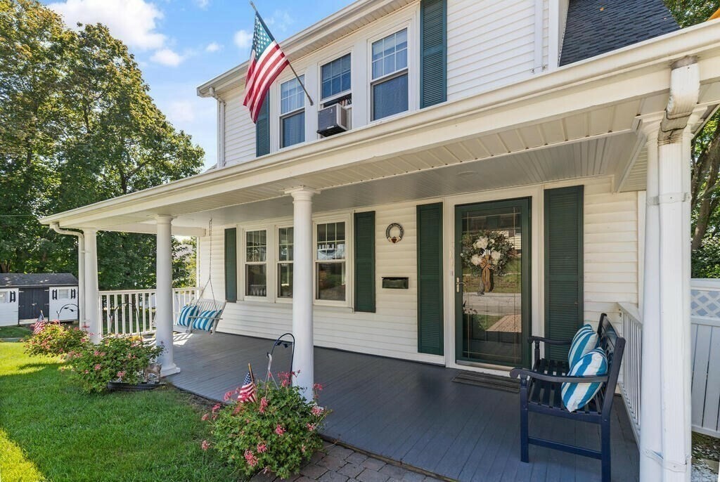 Property Photo: 11 Sonrel St MA 01801