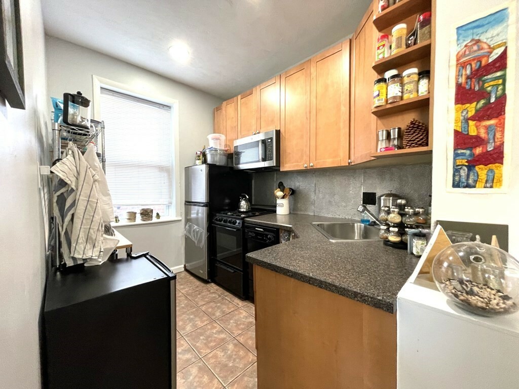 Property Photo: 11 Irving Street 7 MA 02114