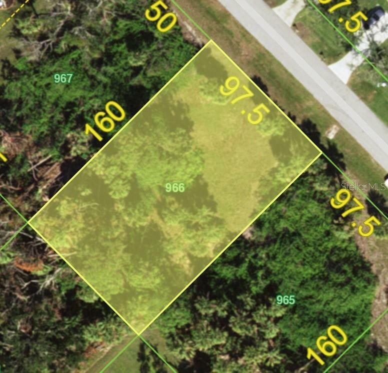 Property Photo: 117 Island Court FL 33947