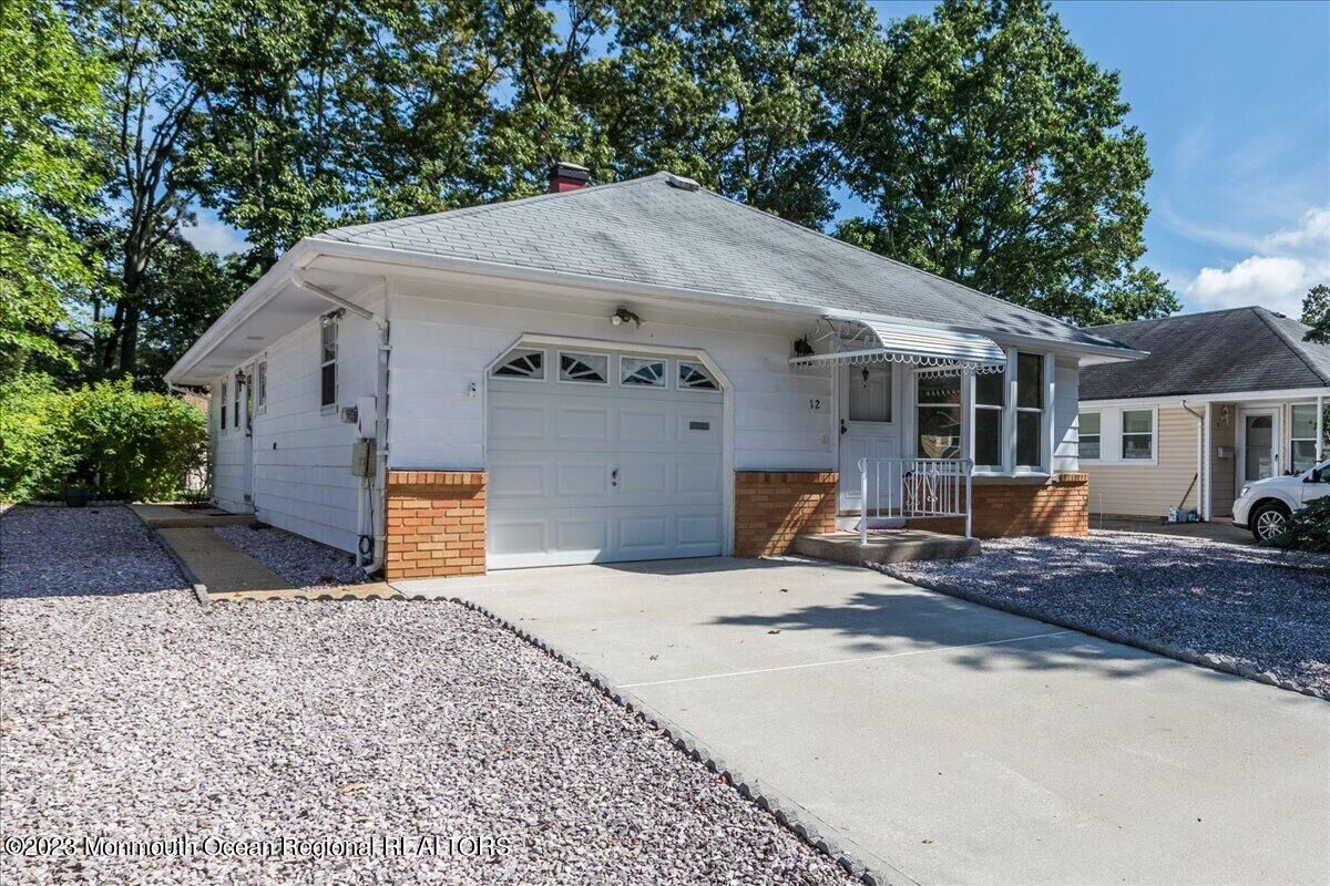 Property Photo:  12 Mount Rushmore Drive  NJ 08753 