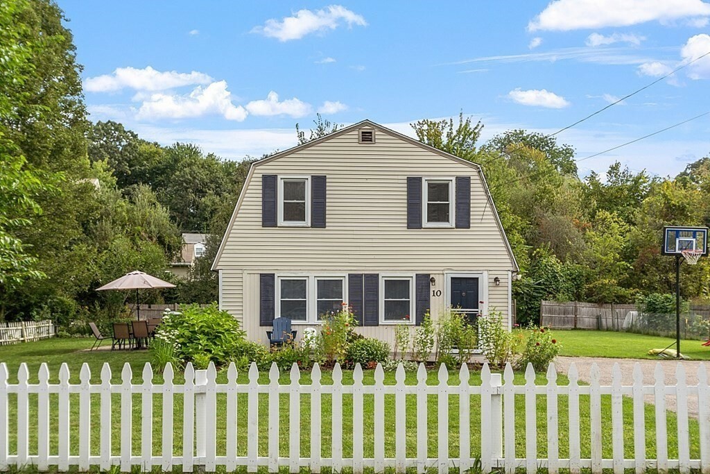 Property Photo: 10 Monson St MA 01821