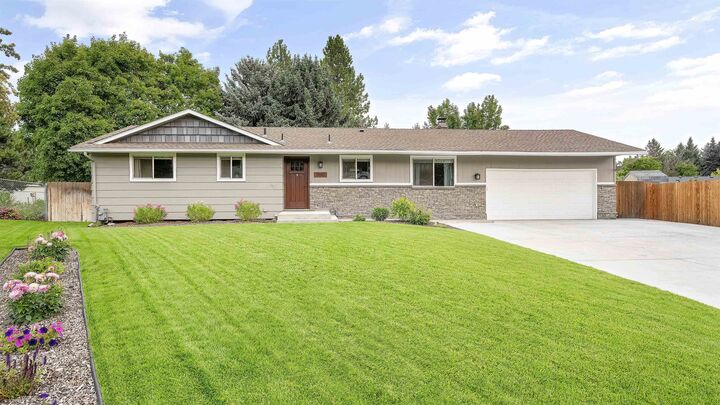 11810 N Monroe Ct  Spokane WA 99218 photo