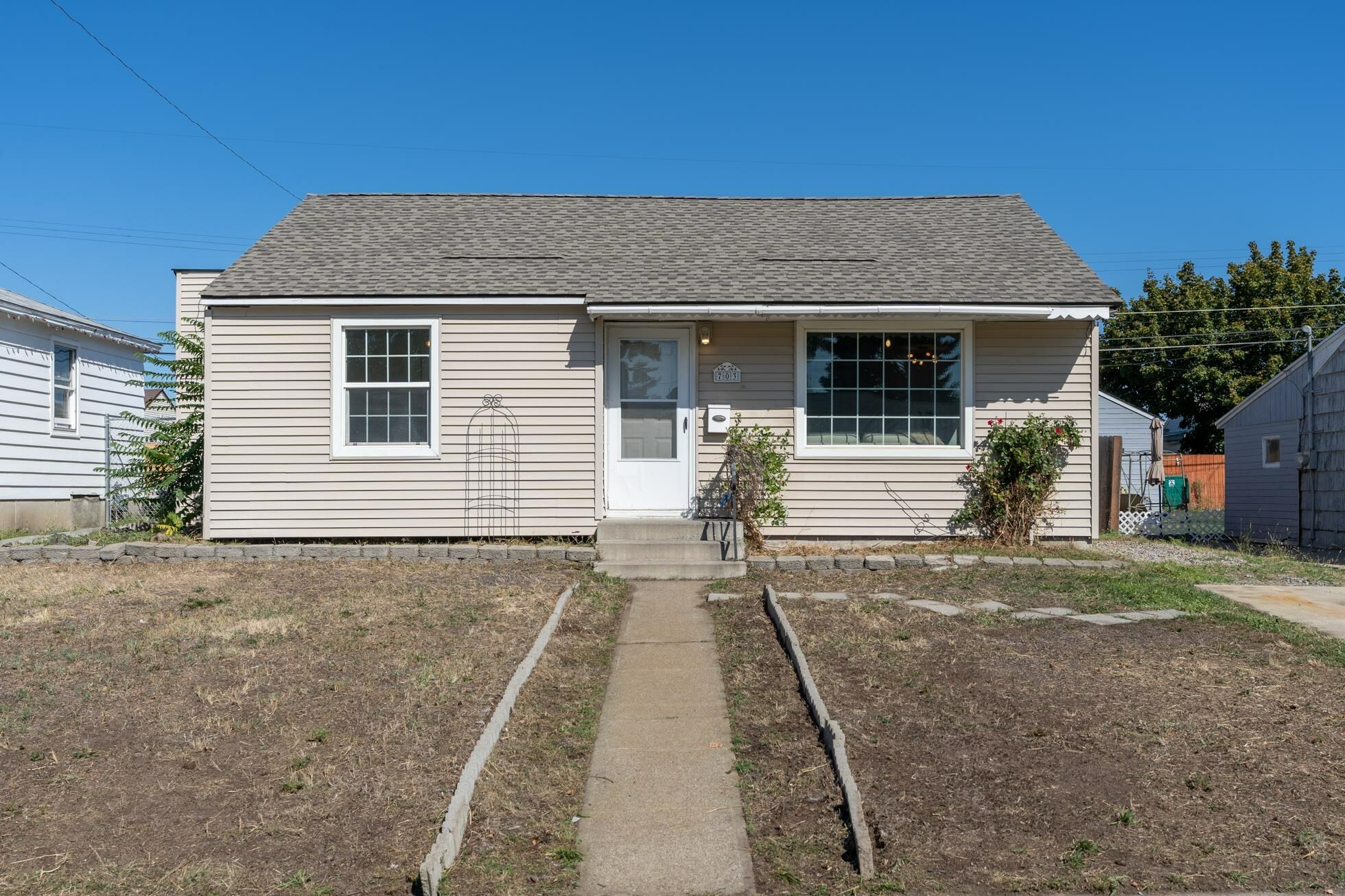 Property Photo: 703 E Garland Ave WA 99207
