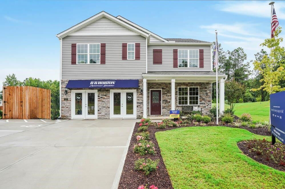 Property Photo:  2141 Clydesmill Road  NC 28314 