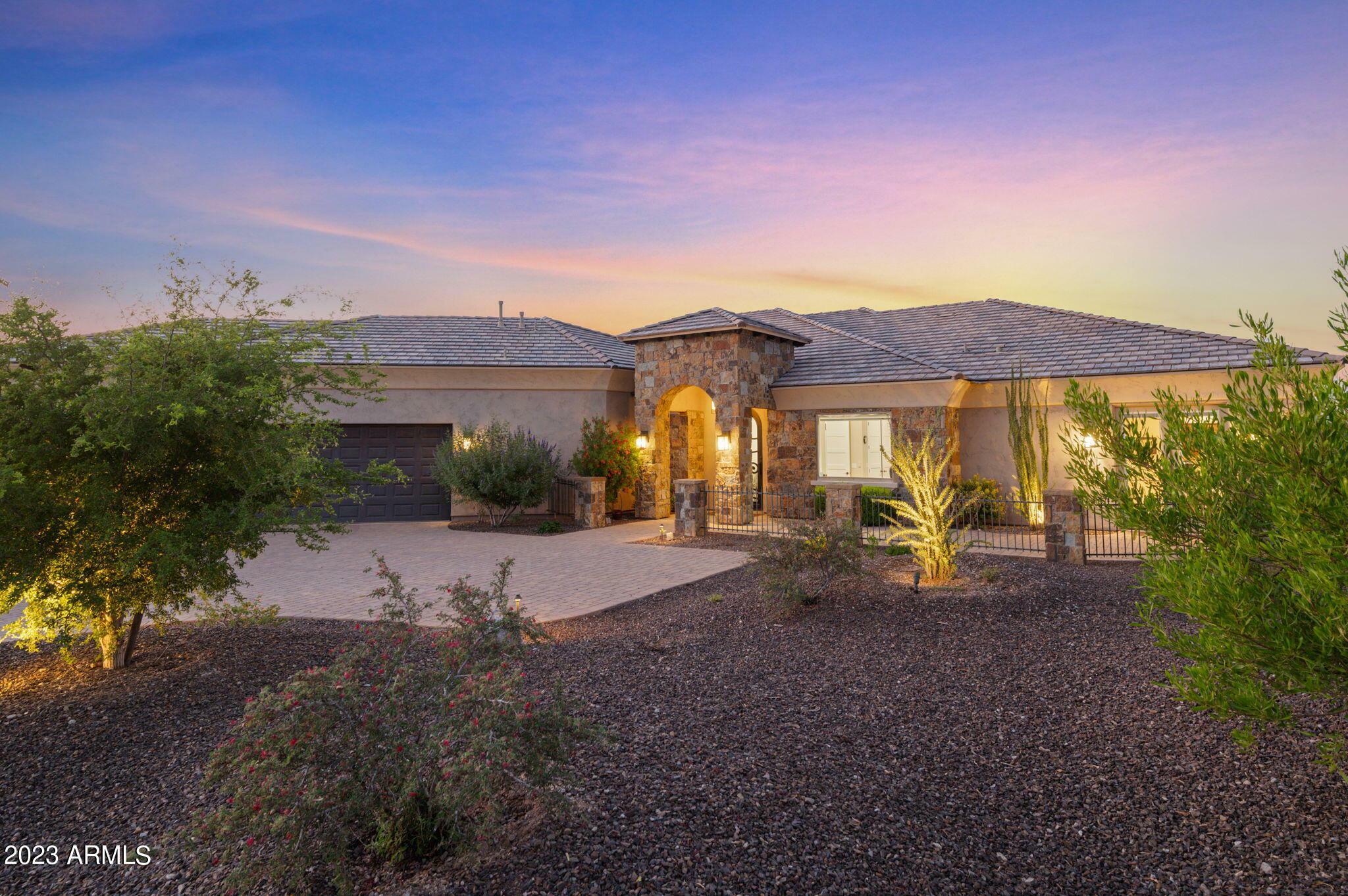 Property Photo:  17696 W Paseo Way  AZ 85338 