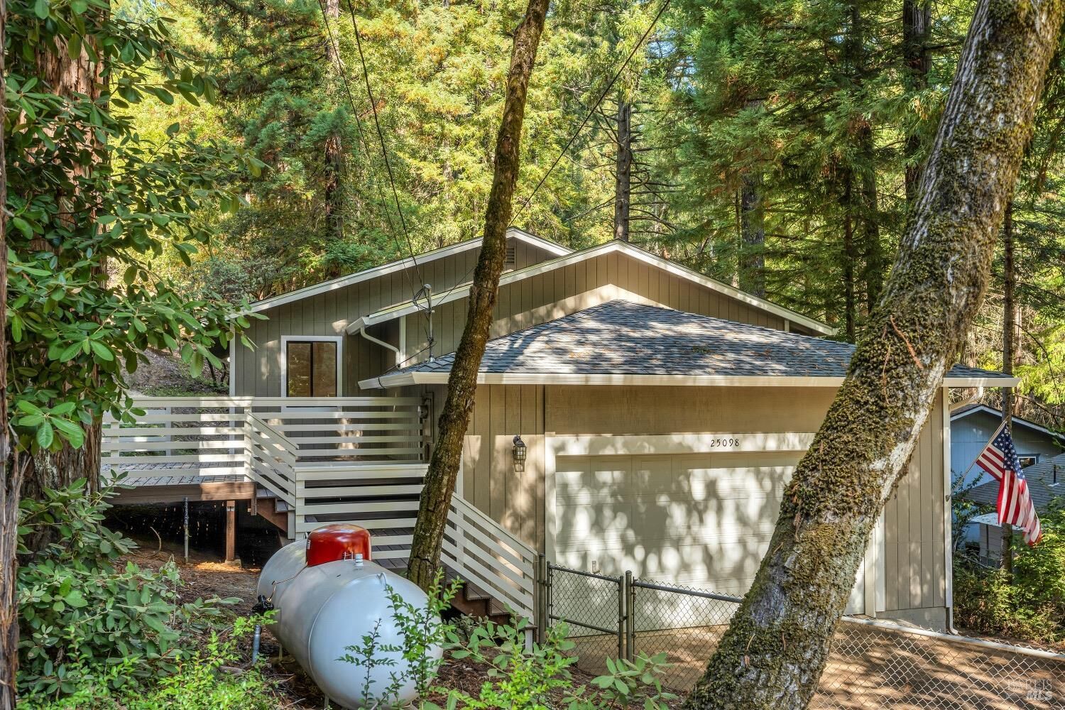 Property Photo: 25098 Robin Circle CA 95490