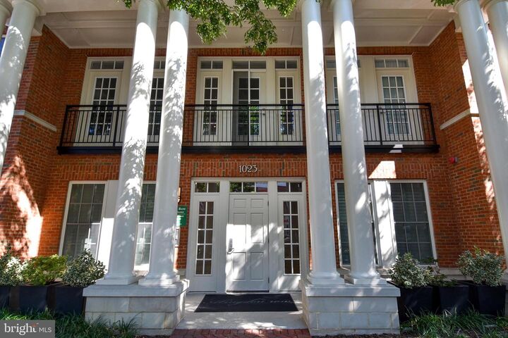 1023 N Royal Street 209  Alexandria VA 22314 photo