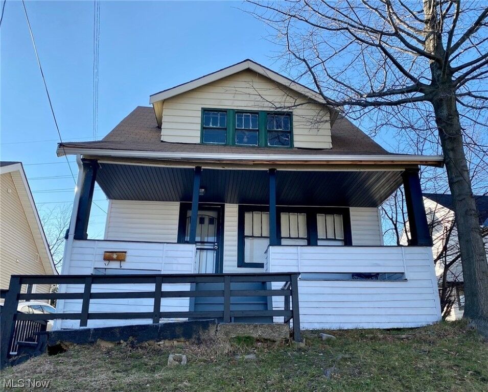 Property Photo: 1446 Larchmont Road OH 44110