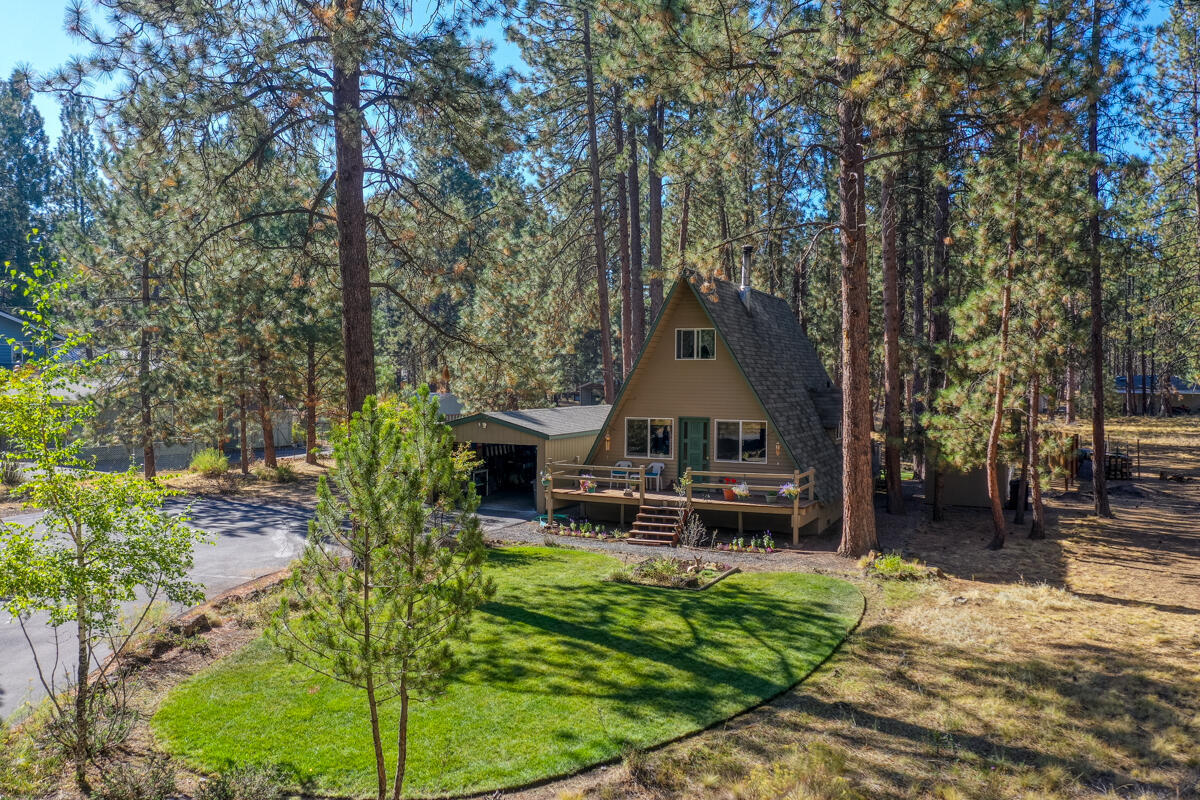 Property Photo: 18785 Tuscarora Lane OR 97702