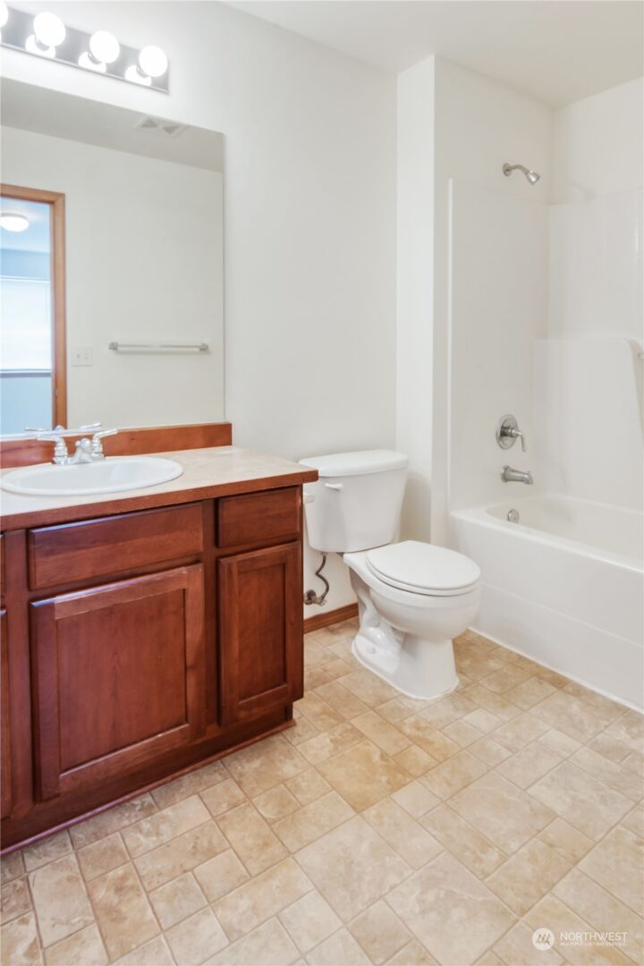 Property Photo:  3910 152nd Place SE  WA 98012 