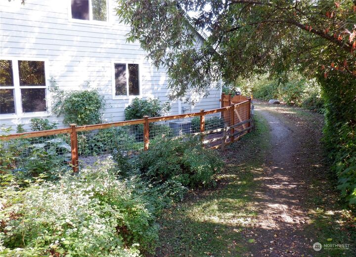 Property Photo:  618 Starflower Court  WA 98229 