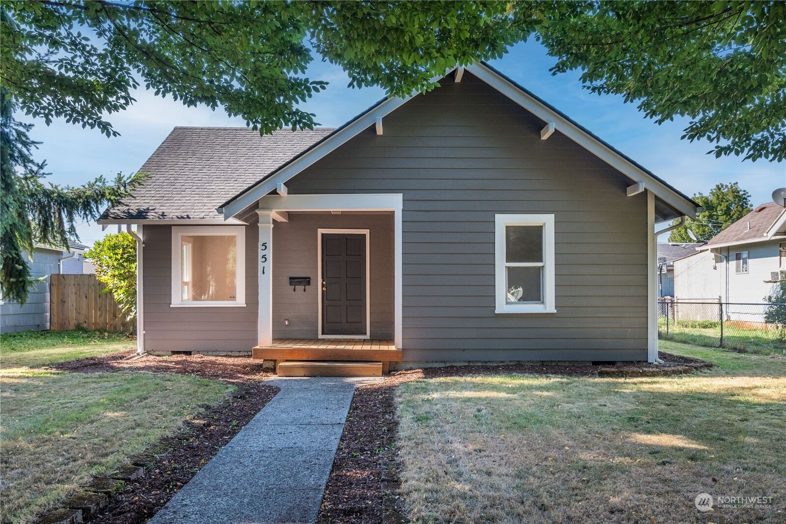 Property Photo:  551 18th Avenue  WA 98632 