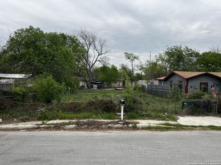 131 Amaya  San Antonio TX 78237 photo