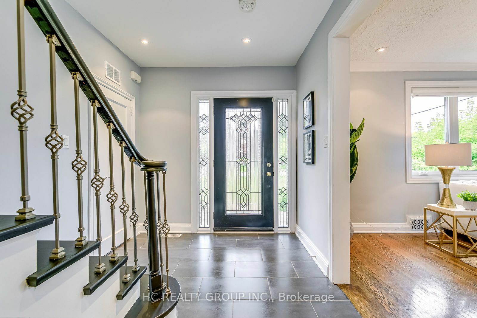 Property Photo: 468 Lynd Ave ON L5G2L6