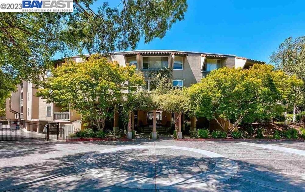 Property Photo: 1087 Murrieta Blvd 234 CA 94550