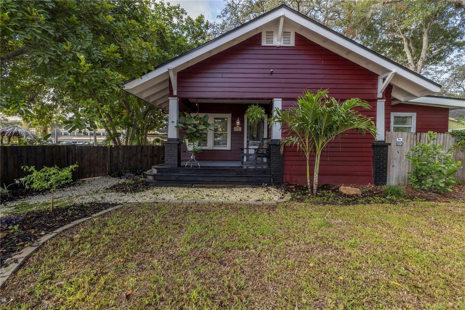 Property Photo:  605 Cleveland Avenue SW  FL 33770 