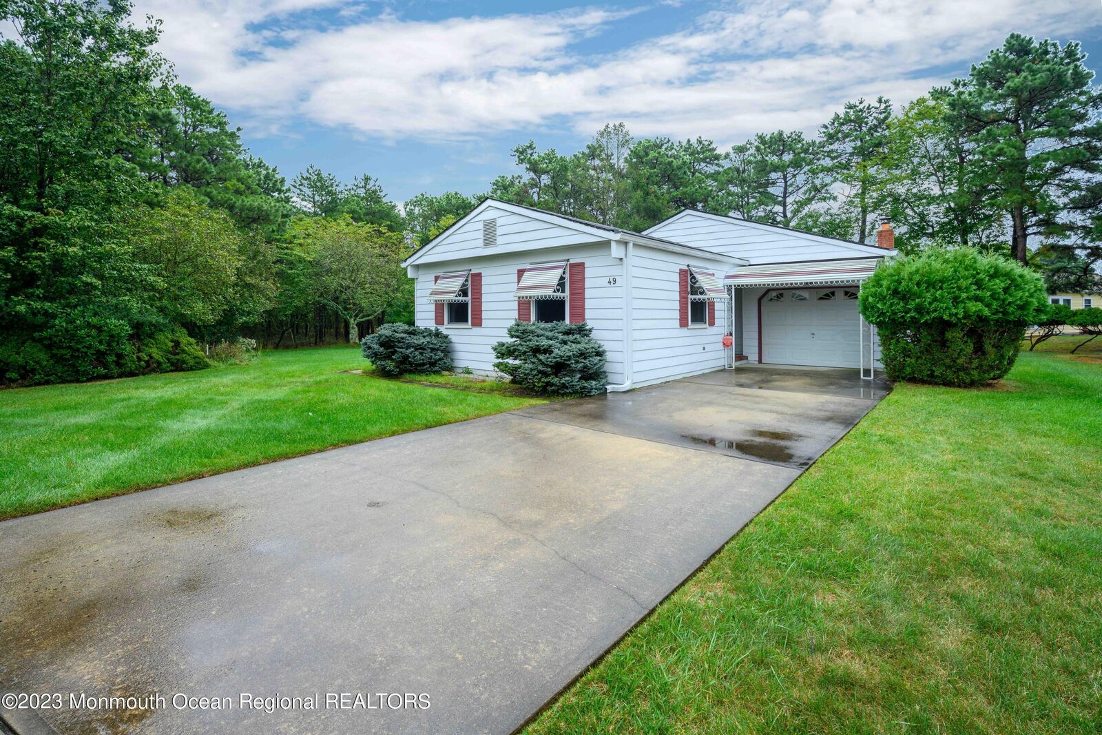 Property Photo:  49 Normanton Court  NJ 08757 