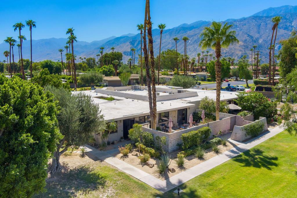 Property Photo: 1844 E Sandalwood Drive CA 92262