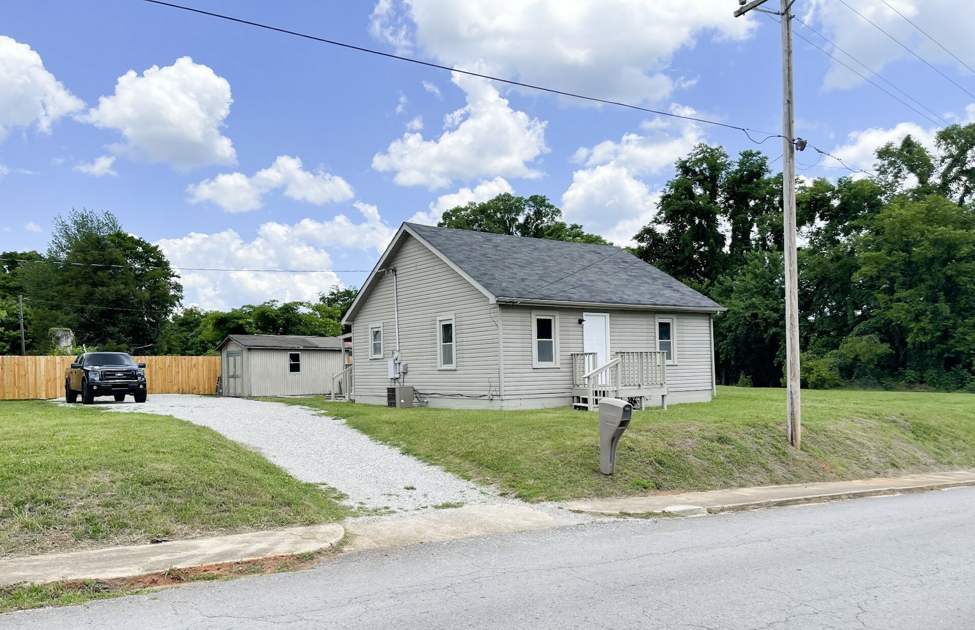 Property Photo:  236 Tennessee Ave S  TN 37318 