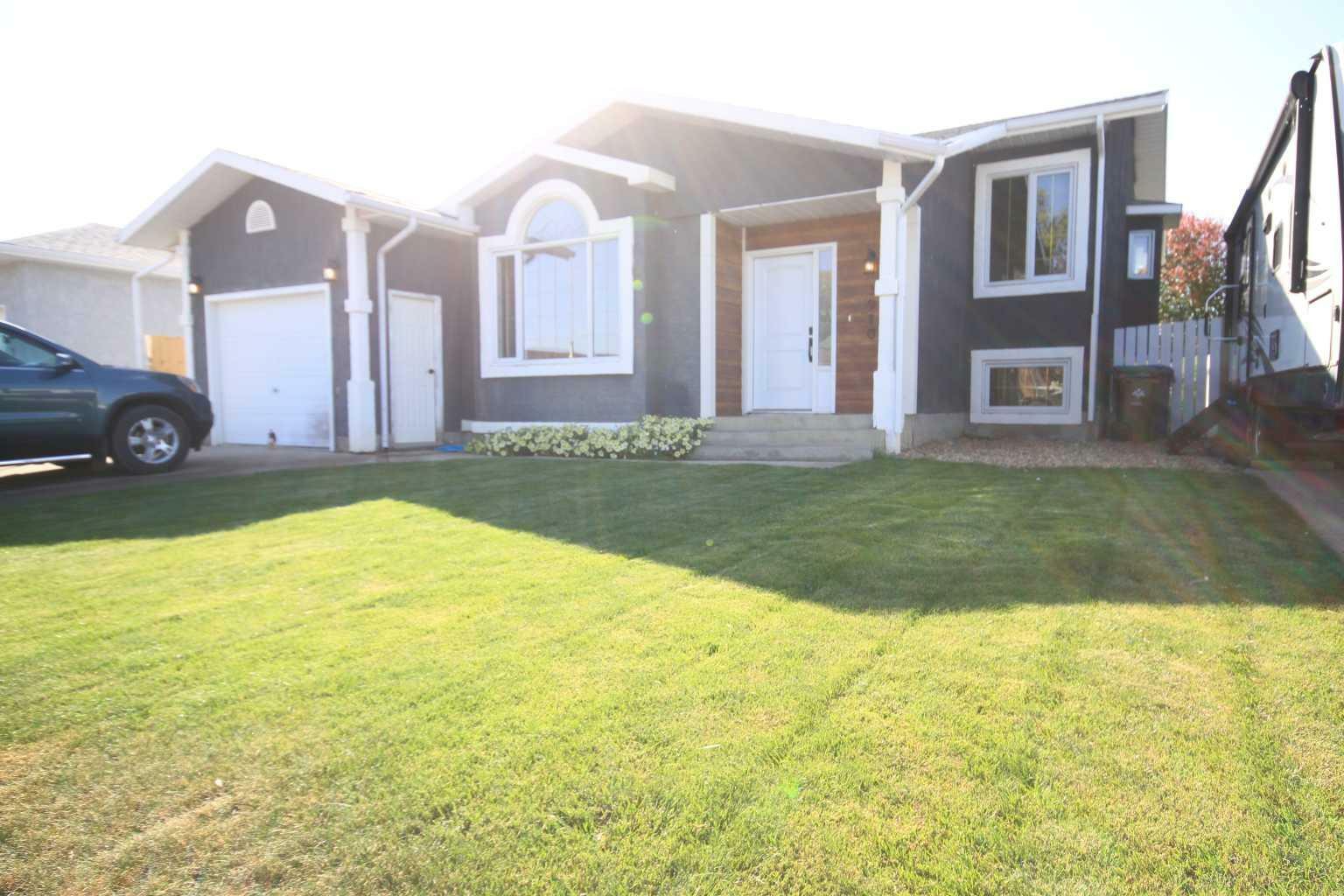 3910 Harmony Place  Taber AB T1G 1A2 photo
